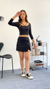 setelan rok olah raga wanita yang cantik dan elegan