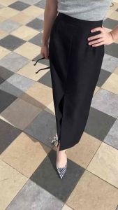 BAD WARDROBE Midi Skirt กระโปรงผ่าหน้า
