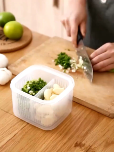 Kotak Penyimpanan Bahan Makanan dengan Tirisan dan Sekat Anti Tumpah 4KK035