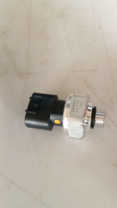 สวิทแรงดันน้ำมัน Toyota Corolla Altis ปี 2008-2018 เบอร์ 499000-7880 ยี่ห้อ Denso