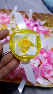 เหรียญโปรยทานราคาถูก ดอกกุหลาบตัวเปล่าแพ็ค50ดอก