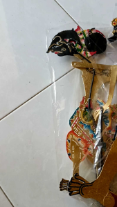 WAYANG Kulit PANDAWA LIMA - Ukuran PEDALANGAN YUDISTIRA ARJUNA BIMA NAKULA SADEWA - Terbuat dari Kulit Sapi Split - Gapit Bambu (Standar Pedalangan)