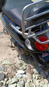sandaran Scoopy model vesmet bagasi lipat