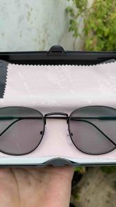 Kacamata Fashion Lensa Photocromik Berubah Warna Apabila Terkena Sinar Matahari buat Pria dan Wanita Free Box dan Lap Kacamata