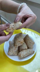 ขนมงาพอง หรือ ขนมม่อหลาว