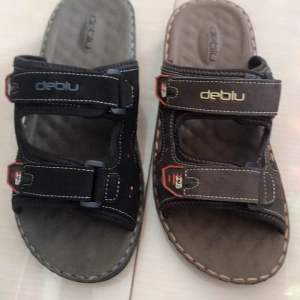 รองเท้าสุขภาพแตะสวม 2 ตอน ผู้ชายพื้นเย็บจริงแบรนด์Debluรุ่น M808 สีดำและสีน้ำตาล มีเก็บปลายทางคะ