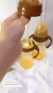 Botol Susu Jumbo 330ml DENGAN Sedotan Selang Anti Sedak / Botol Susu Gagang BPA Free / Botol Bayi