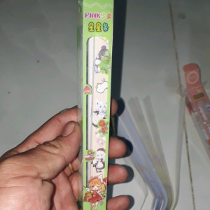 Hộp 42 tờ giấy xếp ngôi Sao in hình công chúa nhiều màu dài 26cm và ngang 10 cm giao màu và hình ngẫu nhiên
