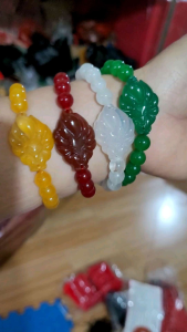 VÒNG TAY ĐÁ HỒ LY CHÍN ĐUÔI ĐỦ CÁC MÀU