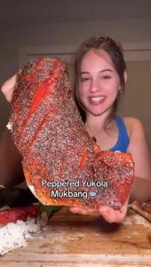 Cá hồi xông khói (2vị) tự nhiên và tiêu đen