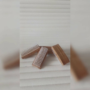 Sikat Baju Kayu 10x4 cm