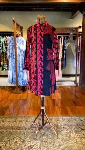 Meriz Tunik Katun by Dian Pelangi LIMITED EDITION Blouse Baju Atasan Kemeja Blus Outfit Casual Formal Kerja Kantor Pesta Pernikahan Kondangan Wanita Hijaber Cantik Anggun Modis Modern Elegan Mewah Model Korea Terbaru Motif Batik Cap Hand Made Kekinian