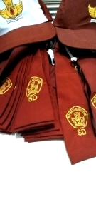 PERLENGKAPAN SEKOLAH SD: TOPI, DASI, SABUK & IKAT PINGGANG