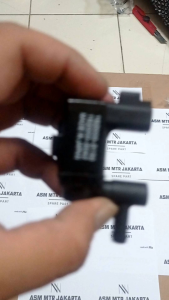 SWITCH SELENOID IDLE UP AC TOYOTA GREAT COROLA ALTIS AVANZA XENIA ORIGINAL