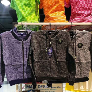 เสื้อหมวกกันหนาวมีขนาดไซร์ 2เอ็กแอลไซร้ใหญ่จริงมีเป๋าล้วงมีหมวกใส่ดี