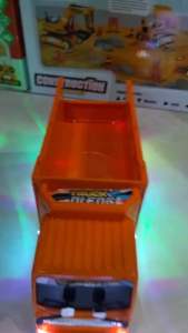 Mainan Truck Oleng Bisa jalan ada musik Telolet dan lampu