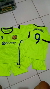 BAJU BOLA ANAK LAKI-LAKI TERBARU SETELAN JERSEY KAOS BOLA ANAK TERMURAH UMUR 1-14 TAHUN KUALITAS PREMIUM BAHAN LEMBUT DAN ADEM