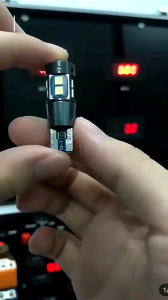 Lampu LED T10 W5W Premium 10 mata Lensa Rekomen untuk Senja/Kota Mobil Motor Sein Motor DC12V