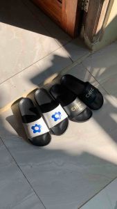 SANDAL SELOP PRIA TERBARU / SANDA SELIP PRIA TERBARU / SANDAL SLIDE PRIA TERBARU MOTIF CHIC MACAN FLEUR CLUB PVC EVA ANTI SLIP