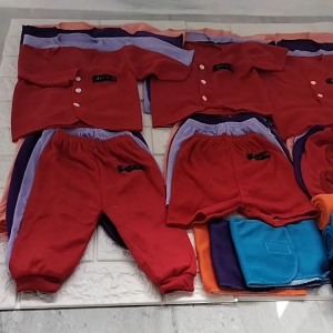 Paket Hemat Pakaian Bayi Super Lengkap Isi 42 Pcs + Bonus Topi Rajut Wol\\n\\nMemiliki bayi adalah momen yang membahagiakan bagi setiap orang tua. Namun, merawat bayi membutuhkan banyak persiapan, termasuk memilih pakaian yang tepat dan nyaman. Paket hemat pakaian bayi super lengkap isi 42 pcs + bonus topi rajut wol adalah solusi sempurna untuk Anda yang mencari baju bayi lengkap terjangkau.\\n\\n Keuntungan Memiliki Paket Baju Bayi Lengkap Terjangkau\\n\\n Pilihan Baju Bayi Komplit & Beragam\\n\\nDengan membeli paket hemat pakaian bayi, Anda mendapatkan berbagai pilihan baju bayi yang komplit dan beragam. Paket ini mencakup semua yang Anda butuhkan untuk memenuhi kebutuhan pakaian bayi sehari-hari, termasuk baju tidur, baju lengan panjang, baju lengan pendek, celana panjang, dan aksesori lainnya.\\n\\n Desain Baju Bayi yang Menarik & Kualitas Terbaik\\n\\nPaket hemat pakaian bayi ini tidak hanya menawarkan variasi, tetapi juga desain baju bayi yang menarik dan berkualitas tinggi. Bahan yang digunakan aman dan nyaman bagi kulit bayi, sehingga bayi Anda merasa nyaman dan senang saat memakainya.\\n\\n Harga Terjangkau untuk Paket Hemat Pakaian Bayi\\n\\nSalah satu keuntungan utama dari paket hemat pakaian bayi ini adalah harga terjangkau. Dengan membeli paket hemat, Anda bisa mendapatkan banyak pakaian bayi dengan harga yang lebih murah dibandingkan jika membelinya satu per satu.\\n\\n Komponen Utama Paket Hemat Pakaian Bayi\\n\\n Isi 42 Pcs Pakaian Bayi Super Lengkap\\n\\nPaket hemat pakaian bayi ini mencakup 42 pcs pakaian bayi super lengkap, termasuk baju tidur, baju lengan panjang, baju lengan pendek, celana panjang, dan aksesori lainnya. Semua pakaian dalam paket ini dirancang khusus untuk bayi, dengan desain yang menarik dan kualitas terbaik.\\n\\n Bonus Topi Rajut Wol untuk Bayi\\n\\nSelain isi 42 pcs pakaian bayi super lengkap, Anda juga akan mendapatkan bonus topi rajut wol untuk bayi. Topi ini sangat cocok untuk melindungi kepala bayi Anda dari cuaca dingin dan angin.\\n\\n Baju Bayi Lengkap dengan Kualitas Terbaik\\n\\nSemua baju bayi dalam paket ini memiliki kualitas terbaik, dengan bahan yang aman dan nyaman bagi kulit bayi. Desain baju bayi yang menarik juga membuatnya mudah dipadupadankan dengan aksesori lainnya.\\n\\n Cara Menggunakan Paket Hemat Pakaian Bayi\\n\\n Memilih Ukuran yang Tepat untuk Bayi\\n\\nPenting untuk memilih ukuran pakaian bayi yang tepat agar bayi merasa nyaman saat memakainya. Anda bisa merujuk pada tabel ukuran yang disediakan di dalam paket hemat pakaian bayi ini.\\n\\n Tips Merawat Paket Hemat Pakaian Bayi\\n\\nUntuk menjaga kualitas pakaian bayi dalam paket hemat, penting untuk merawatnya dengan baik. Beberapa tips merawat pakaian bayi antara lain mencuci pakaian dengan deterjen yang aman bagi kulit bayi, mengeringkannya di tempat teduh, dan menyimpannya di tempat yang kering dan bersih.\\n\\n Cara Menyimpan Paket Hemat Pakaian Bayi dengan Baik\\n\\nUntuk menjaga pakaian bayi dalam paket hemat tetap bersih dan rapi, penting untuk menyimpannya dengan baik. Anda bisa menyimpan pakaian bayi di lemari atau kotak penyimpanan yang kering dan bersih, dan jangan lupa untuk mengatur pakaian berdasarkan ukuran atau jenisnya.\n}