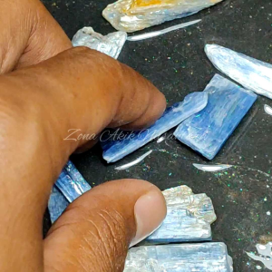 Batu Kunzite Specimen Berkualitas Tinggi