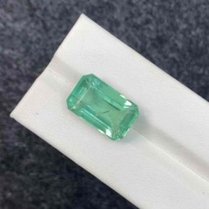 พลอย ฟลูออไรต์ เเท้. Natural Fluorite. 16.85 การัต (cts) | 17.9 X 11.3 X 9.5mm | FL02
