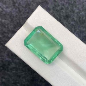 พลอย ฟลูออไรต์ เเท้. Natural Fluorite. 29.10 การัต (cts) | 22 X 15.7 X 9mm | FL07