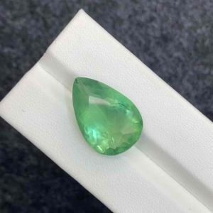 พลอย ฟลูออไรต์ เเท้. Natural Fluorite. 20 การัต (cts) | 22 X 14.9 X 10.30mm | FL05
