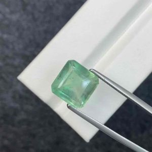 พลอย ฟลูออไรต์ เเท้. Natural Fluorite. 9.90 การัต (cts) | 11.70 X 8.40mm | FL10