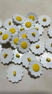 10 pcs white flower daisy shank buttons size 15 20 25 mm