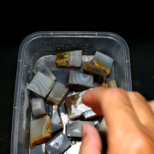 Batu Akik Bongkahan / bahan Lumut Timor Agate Motif Unik Tembus lampu