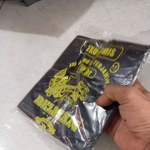 Kantong Plastik kresek hitam HD ukuran 17 isi 20 lembar Delman / Kantong kresek Ekonomis Hitam