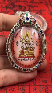 大梵天王 瓷面四面佛 龙婆碰 佛历2561年 编号8 限量版39 枚 原庙恭请保证100%出于龙婆碰高僧 四面佛 带给恭请者拥有富裕好运和财运,生意事业兴旺事事如意,远离危险。四面佛功效
