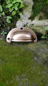 Tarikan Laci Kuningan Antik Motif Kerang Polos Besar 1 Pcs