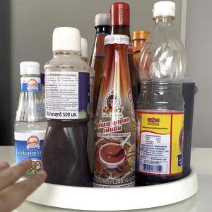 ถาดหมุนเครื่องปรุง (1 ชิ้น) หมุน 180 องศา ที่วางเครื่องปรุง พลาสติก มีปุ่มซิลิโคนกันลื่น ขอบกันตก 2 ขนาด 25/30 ซม