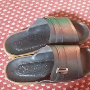 Sandal kulit pria