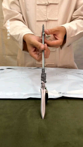 精工收藏版三国模型摆件 Premium Stainless Steel Mini Model 赵云龙胆枪 关刀 不锈钢迷你模型摆件 收藏装饰品 复古微兵器摆件