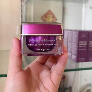 Kem dưỡng trắng sáng da ban ngày Replay Advanced