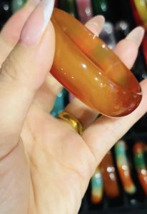 Vòng tay bản hẹ đá mã não chột 1.5cm vân đẹp tự nhiên