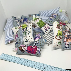 หมอนปักเข็มจิ๋วอุปกรณ์เย็บปักถักร้อย