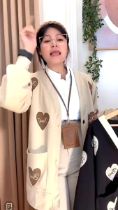 Kardigan Outher Sweater: Pilihan Modis untuk Anak Perempuan dan Wanita