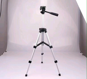 Tripod Portable Aluminium Serbaguna Untuk Hp Kamera Proyektor Terbaru