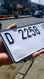 Plat nomor motor standar putih