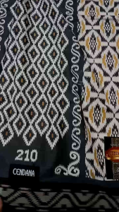 sarung tenun cendana doby rayon sarung goyor cendana doby rayon 210 motif sarung goyor