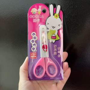 Gunting Kertas Capybara Karakter Lucu 1280