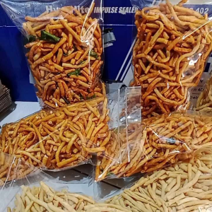 camilan stick bawang rasa original