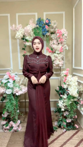 Gaun Aghnia Terbaru untuk Kondangan dan Lamaran - Wanita Mewah Midi Formal Wisuda