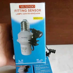 Muxindo Fitting Sensor Lampu E27 Otomatis Cahaya Gelap Menyala - Fitting Sensor Semua Jenis Lampu Max 40W