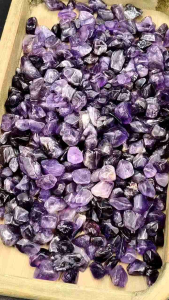 หินอเมทิส แท้ธรรมชาติ สีม่วงสวย ถุงจิ๋ว ถุงละ 3 ชิ้น เลือกแบบสุ่มเเรนด้อม ราคาน่ารัก  น่าสะสมมากๆ