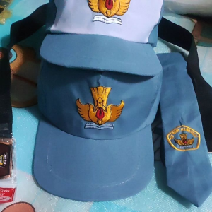 paket TOPI SMA DASI IKAT PINGGANG bordir tutwri handayani